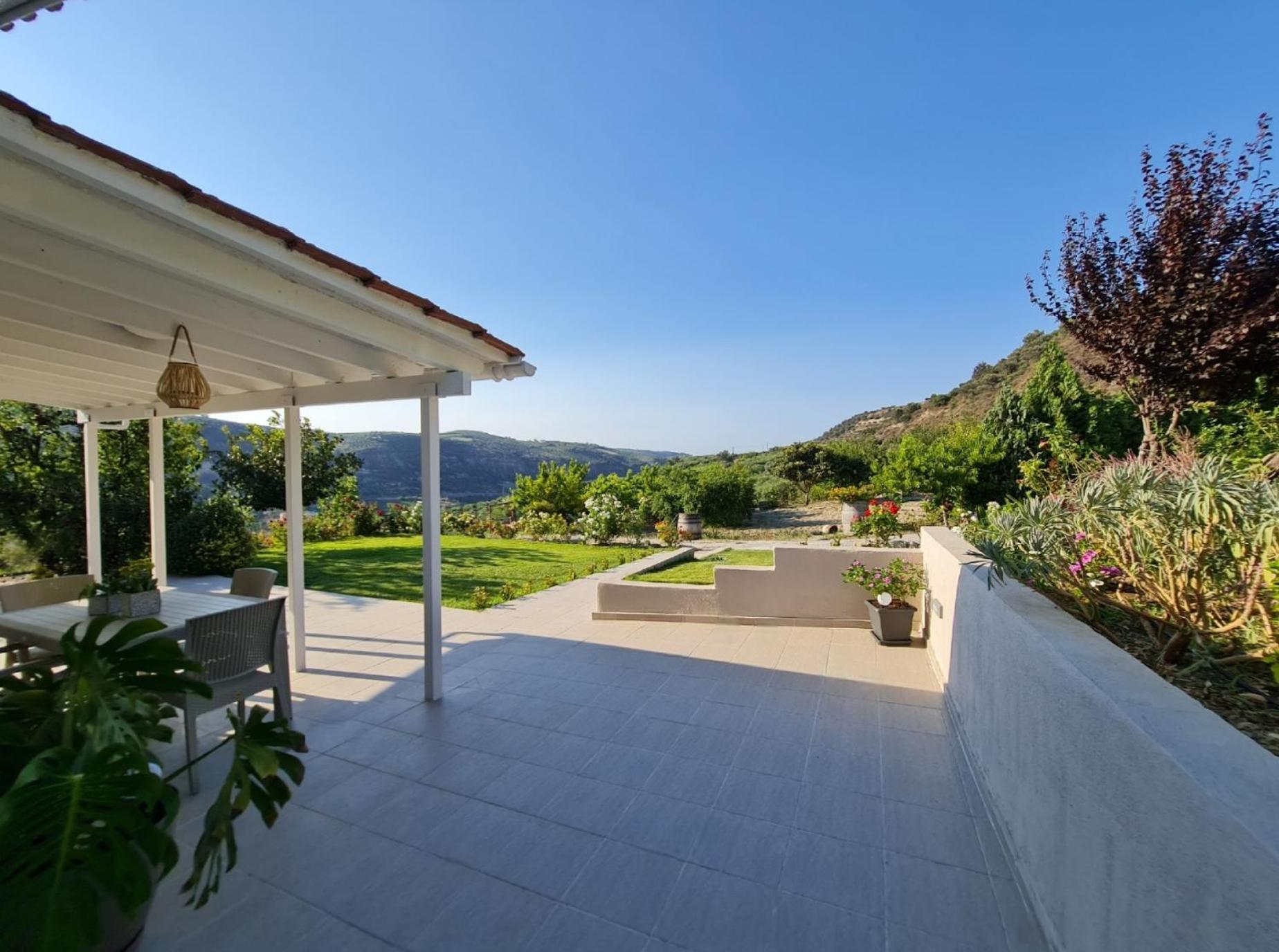 Villa Ornament: Infinite Nature *